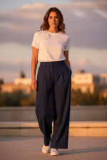 T-Shirt Branca com Flor em Tule